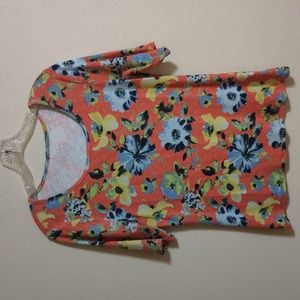 3 × $8 🤑❤️🤗 Flowers Tee S